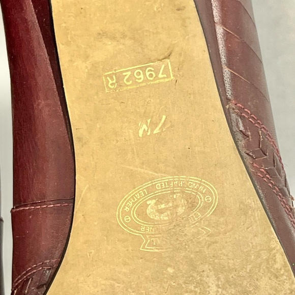 Vintage Etienne Aigner Kitten Heel Deep Red Alligator Shoes - Picture 9 of 9